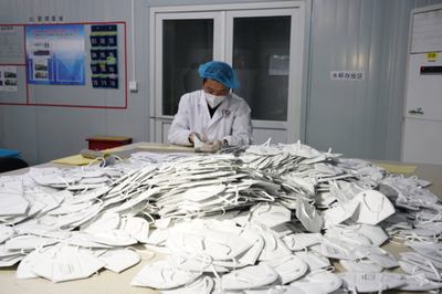 雷天太深入章丘區(qū)調(diào)研疫情防控物資生產(chǎn)企業(yè) 實地了解無紡布口罩生產(chǎn)情況